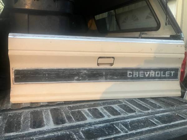 Chevy tailgate 1