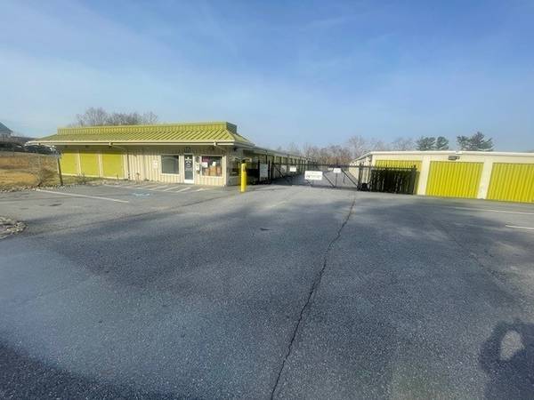 $199 FLASH SALE!!!! *$199 10x20 DRIVE UP UNITS. GREAT VALUE!!! (Fletcher)64029375511042123