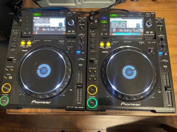 [PAIR] Pioneer CDJ-2000 Professional Multi-Media Players - The Definit 1