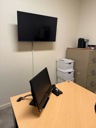 $950 / 175ft2 - One  Office left spaces for rent near airport (NORTH CHARLESTON)64016105046658122