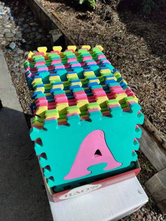 Foam puzzle floor mats / tiles 1