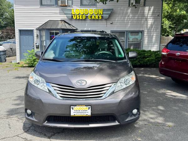 2012 TOYOTA SIENNA (XLE) Tracción en las cuatro ruedas/CÁMARA/TECHO solar/ASIENTOS CALEFACCIÓN - $9.999 (LEESBURG)63439873001731121