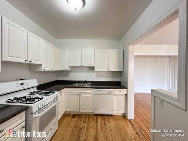 $1,795 / 2br - 900ft2 - Excellent 2 Bedroom, 1 Bath in Glencoe, Available: Now (Glencoe)63899122963330124