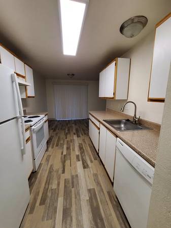 $1,595 / 2br - 950ft2 - $500 MOVE YOU IN - FREE MONTH OF RENT - Pet Friendly - W/D In-Unit63914855305602121