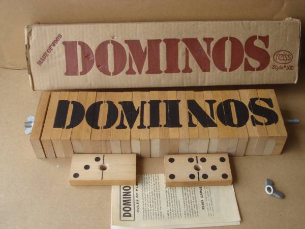SET OF 28 WOOD DOMONOS 1