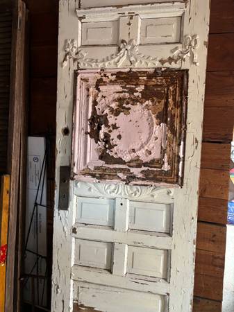 ANTIQUE DOOR DISPLAY 1