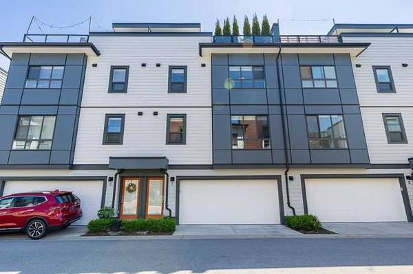 Stunning modern 3-bed, 3-bathroom townhouse in Abbotsford's University 1