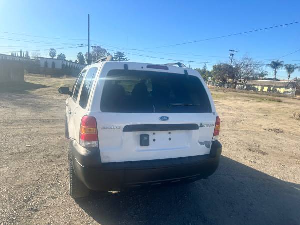 2007 Ford Escape Hybrid 4x4 (Tracción en las Cuatro Ruedas) - $3,900 (Lodi)63619211684355122