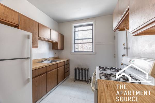 $2,495 / 2br - 975ft2 - Massive 2BR-pet friendly, laundry on-site (ONE MONTH FREE ) (Logan Square)63781420286721124