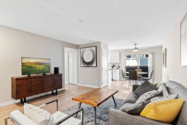 $2,705 / 1br - 816ft2 - 🐾 Pet-Friendly Living with Private Patios – Shadowcreek Apts (campbell)63785476847747124