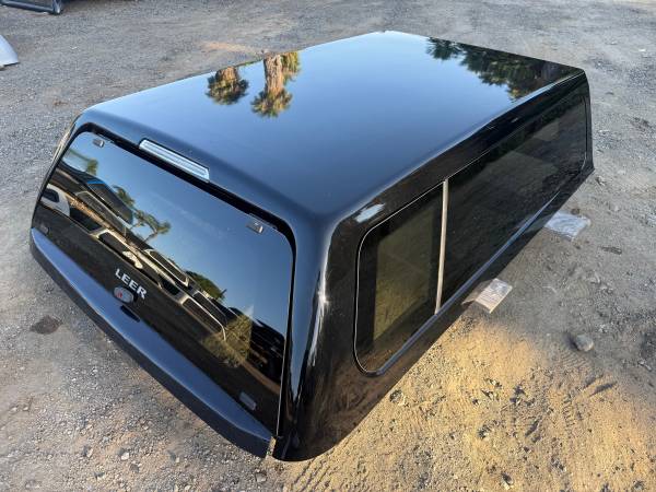 GMC Sierra 2500 8ft (2019- Current) LEER 100XL CAMPER SHELL 1