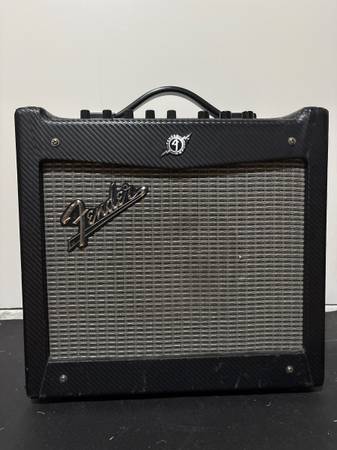 Fender Mustang 70W Amp 1