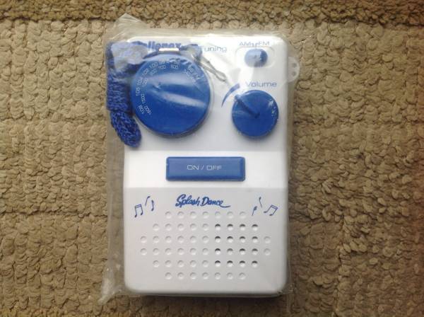 Vintage Pollenex Spalsh Dance Shower Radio 1