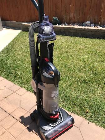 DIRT DEVIL VACUUM CLEANER 1