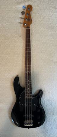 1993 Fender Stu Hamm Signature Bass Guitar With Hard Case - $750 (West Little Rock)63471314061313120