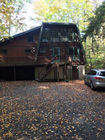 $1,450 / 4br - 1600ft2 - Waterfront house, dock, deck, great lake views (Great Barrington)64017046285315121