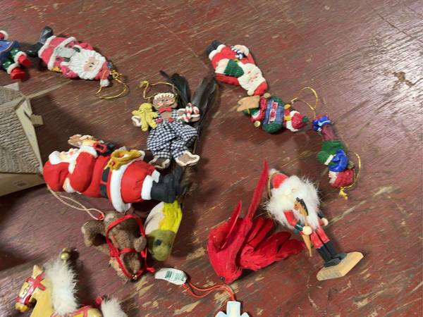 Christmas Ornaments and Buildings 1