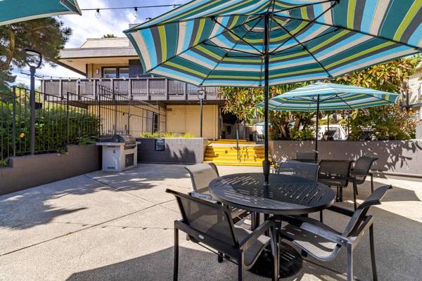 $2,701 / 1br - 795ft2 - Stainless-Steel Appliances, Double Pane Windows, 1bd (belmont)63687423143427123