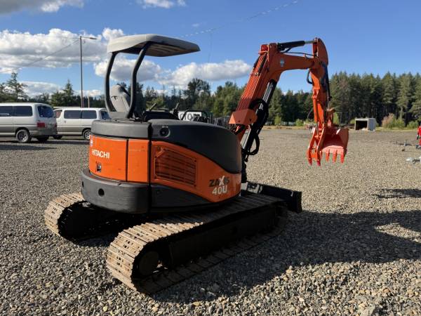 2011 Hitachi ZX40 Mini Excavator – 10K LBS - Hydraulic Thumb