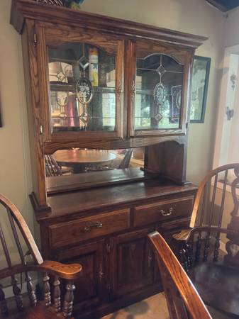 Vintage Solid Oak 7-Piece Dining Set - Table, 6 Chairs & Hutch 1