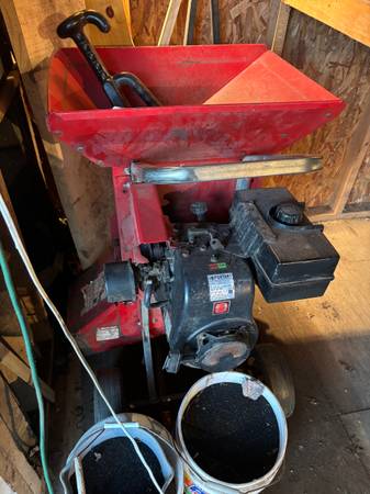 Troybilt Chipper/Shredder 1