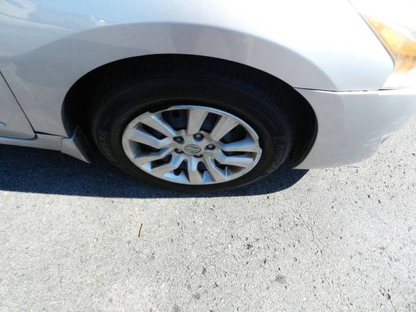 2014 *Nissan* *Altima* *2.5* S - $9,995 (Nissan Altima)63624956982403124