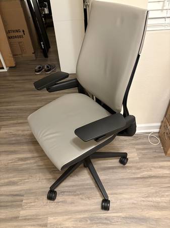 Steelcase Gesture ergonomic chair 1