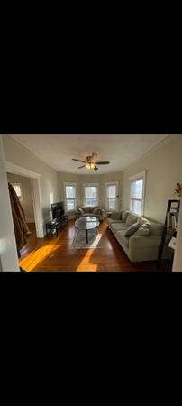 $1,150 Available room in 3 bed 2 bath house - ball sq (Somerville)63856665248897121