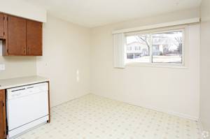 $1,050 / 1br - 800ft2 - Super large 1 bdrm in SW Omaha. Need to see! (Papillion)63681677931009120