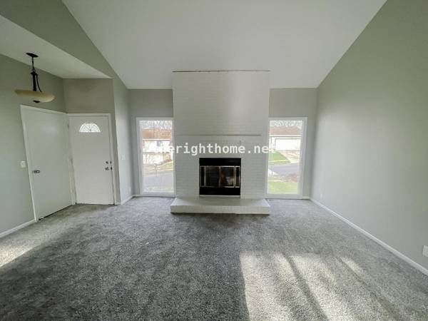 $1,800 / 3br - 2572ft2 - Three bed, Two bath (6323 N 112th Cir) (Omaha)63976698004483122