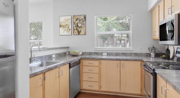 $2,357 / 3br - 1293ft2 - Vida en apartamento asequible, rediseñada63831397170305120