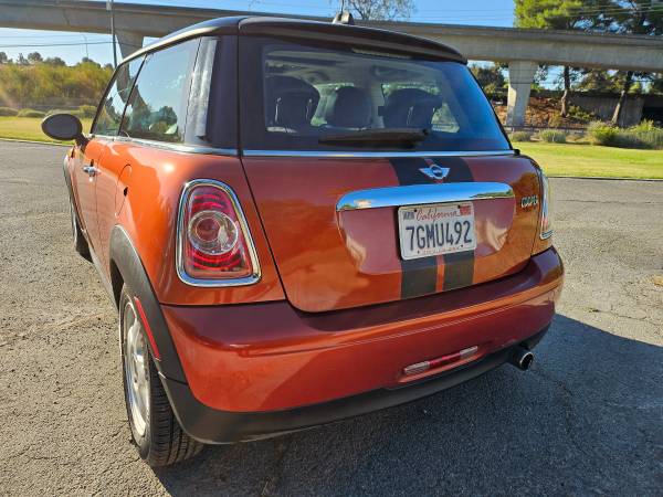 2012 MINI COOPER 2PUERTAS HATCHBACK. ÚNICO DUEÑO. 99K, PASÓ LA PRUEBA DE EMISIONES. TÍTULO LIMPIO - $4,500 (concord / pleasant hill / martinez)63470421666819123