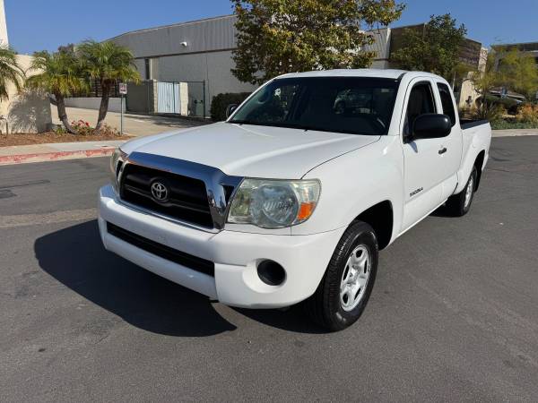 Toyota Tacoma 2008 con 45 mil millas, transmisión manual de 5 velocidades!!! ESTA COSA ES INCREÍBLE!!! - $18.995 (Miramar Motorsports)63440630126337122