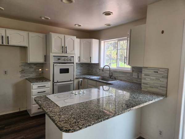$2,400 / 3br - 2350ft2 - Jerome Hermosos 3 dormitorios, 3 baños, garaje (Jerome)63682978298241120