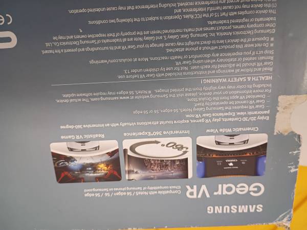 Samsung gear VR Oculus missing 2 pieces new 1