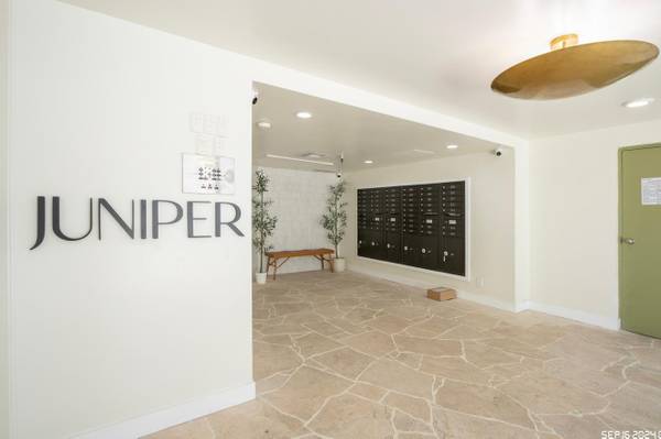 $2,450 / 1br - 700ft2 - 1 Bedroom 1 BA in Sherman Oaks + Balcony + Granite + Plank Flooring (Sherman Oaks)63952931817090121
