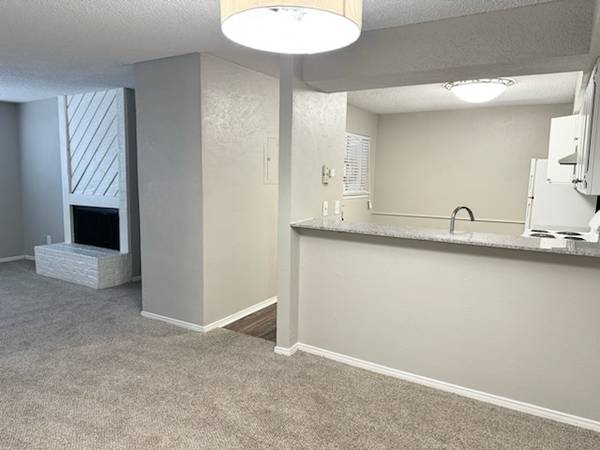 $1,500 / 2br - 1059ft2 - 2Hab 2Baú MUDARSE HOY MISMO! (Hurst)63796326855937120