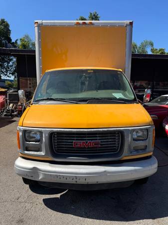 2001 GMC SAVANNA - Photo 2