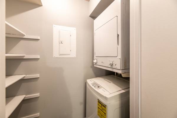 $1,605 / 1br - 687ft2 - Woodbridge VA, 1/bd, Additional Storage Available (13940 Longwood Manor Ct, Woodbridge, VA)63779126557571124