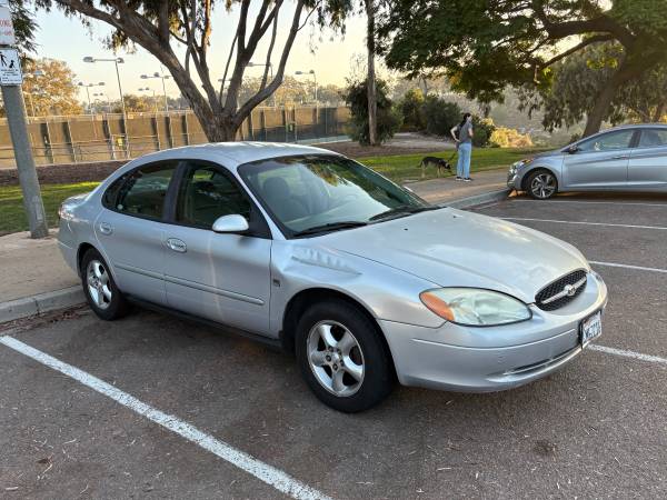 Ford Taurus. Clean title, low miles. - $2,350 (San Diego)63440963235713121
