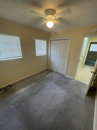 $1,000 / 3br - 950ft2 - 3BR 2BA Cottage (Lafayette)63857515710211124