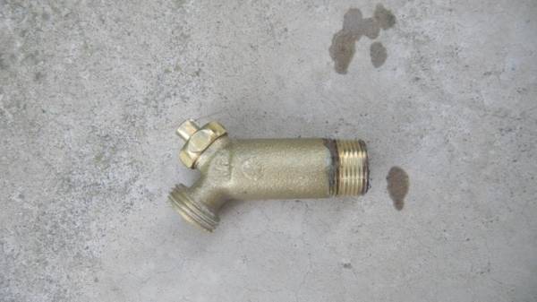 Brass water heater drain valve    All my plumb parts $10 1