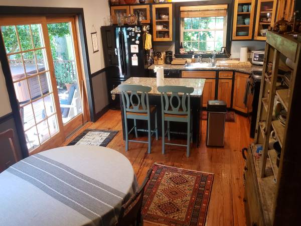 $4,000 / 3br - 2300ft2 - Walk to Beaches from Charming Home W/Hot Tub & AC in Groton Long Point (Groton Long Point, CT)64194823419138123