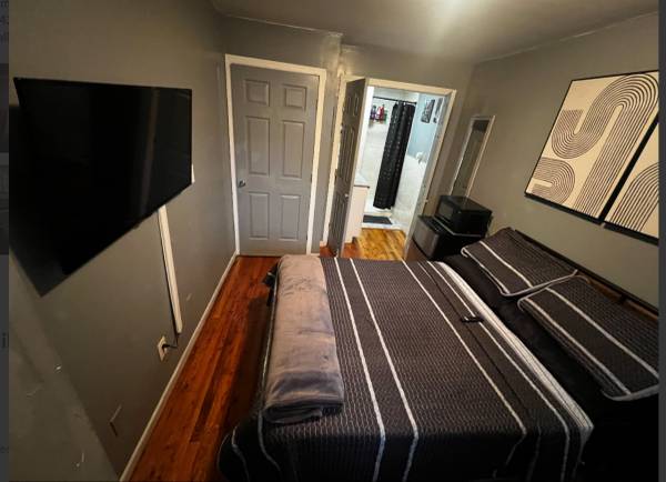 $400 / 1br - Mini studio/private room with bathroom (East New York)64033630550019121