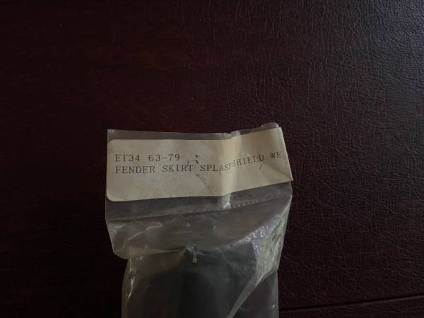 C3 Corvette Fender Skirt Splash Shield Weather Strip 1