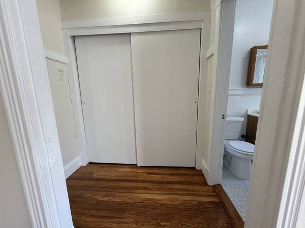 $2,275 Front Facing Fenway Studio w/ Dishwasher - Students OK - Heat/HW Incl. (Fenway)63996545696258122