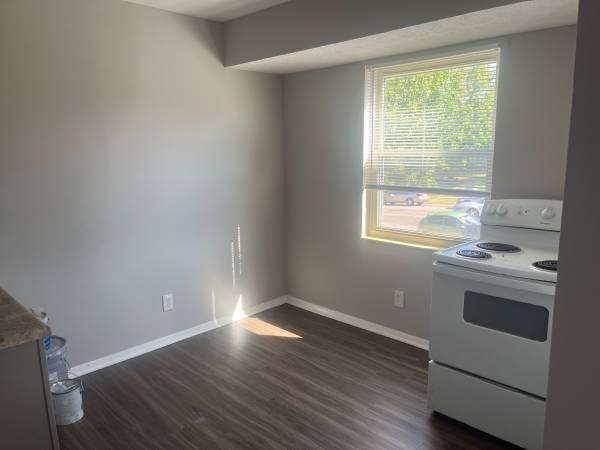 $850 / 2br - SPACIOUS APARTMENT - GORDON SMITH (HAMILTON, OH)63974469067010123