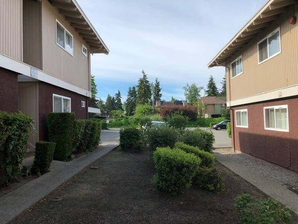 $1,950 / 2br - 890ft2 - Gestión Profesional, Estufa Eléctrica, Área de Juegos (4807 200th St SW, Lynnwood, WA)63890096051715122