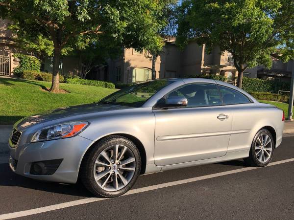 2012 Volvo C70 Convertible 1