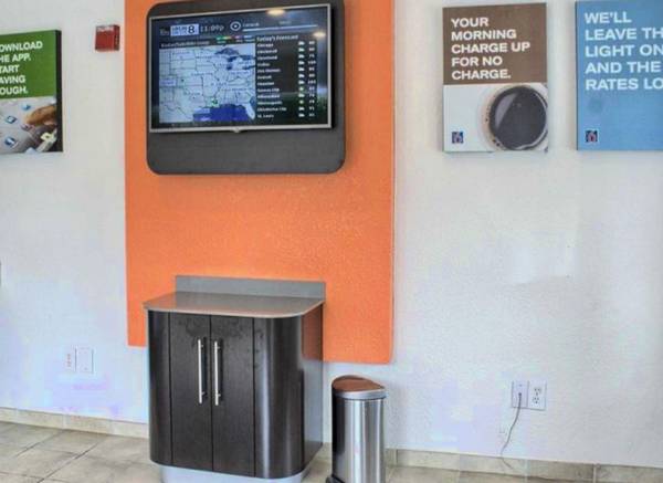 $500 / 1br - All-Inclusive Weekly Rates - WiFi, CableTV, Parking, Pool, Calls (Seattle South)63838111447809124